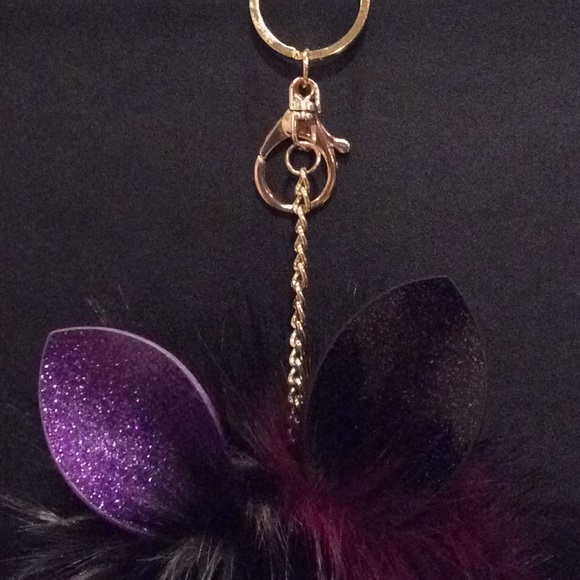 Furry Key Fob in Black / Burgundy - Picture 3 of 4